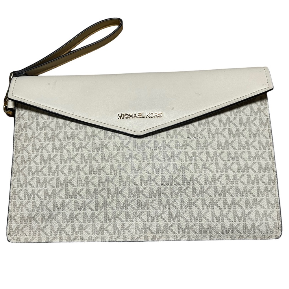 Micheal Kors Maisie Large Clutch 🍒